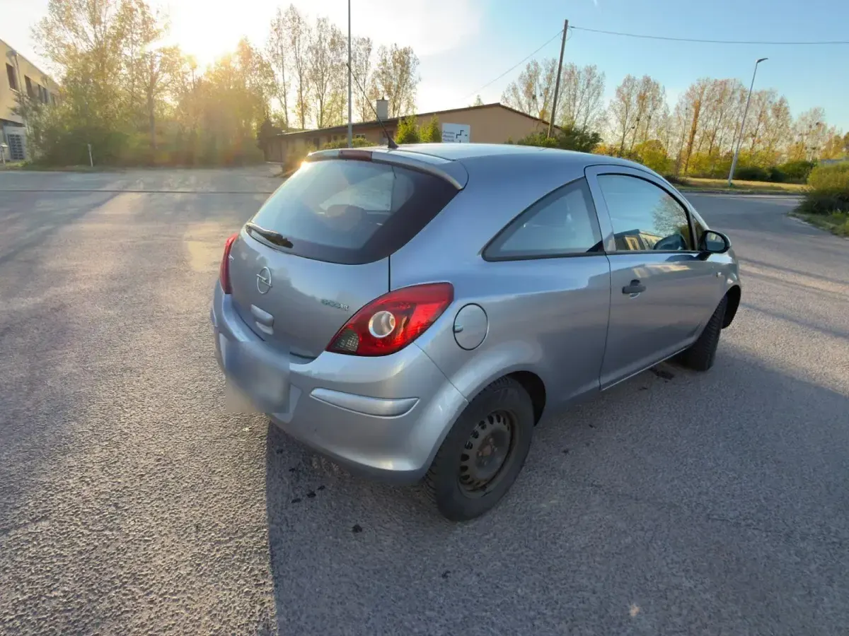 Używany Opel Corsa 60 KM (44 kW) 2009 Niebieski Hatchback