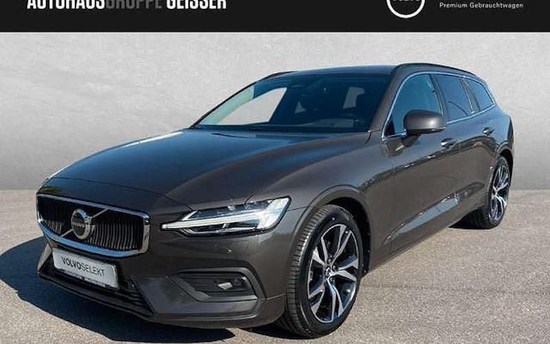 Grau Gebraucht 2024 Volvo V60 Core Kombi | 35.850 € (Guter Preis) - Bild 1/4