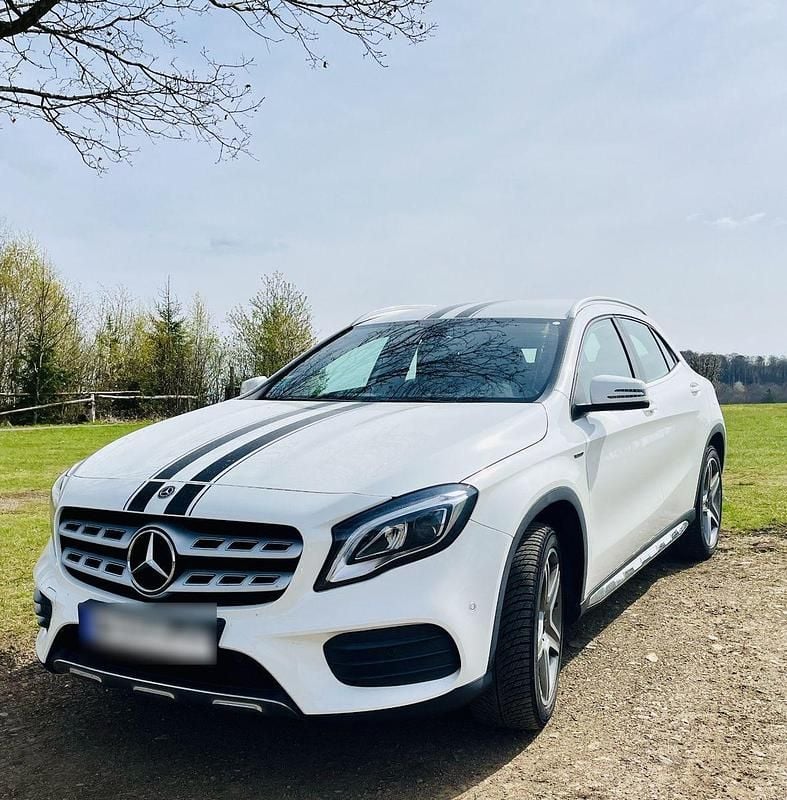 Gebraucht Mercedes GLA180 122 PS (89 kW) 2018 Weiß SUV