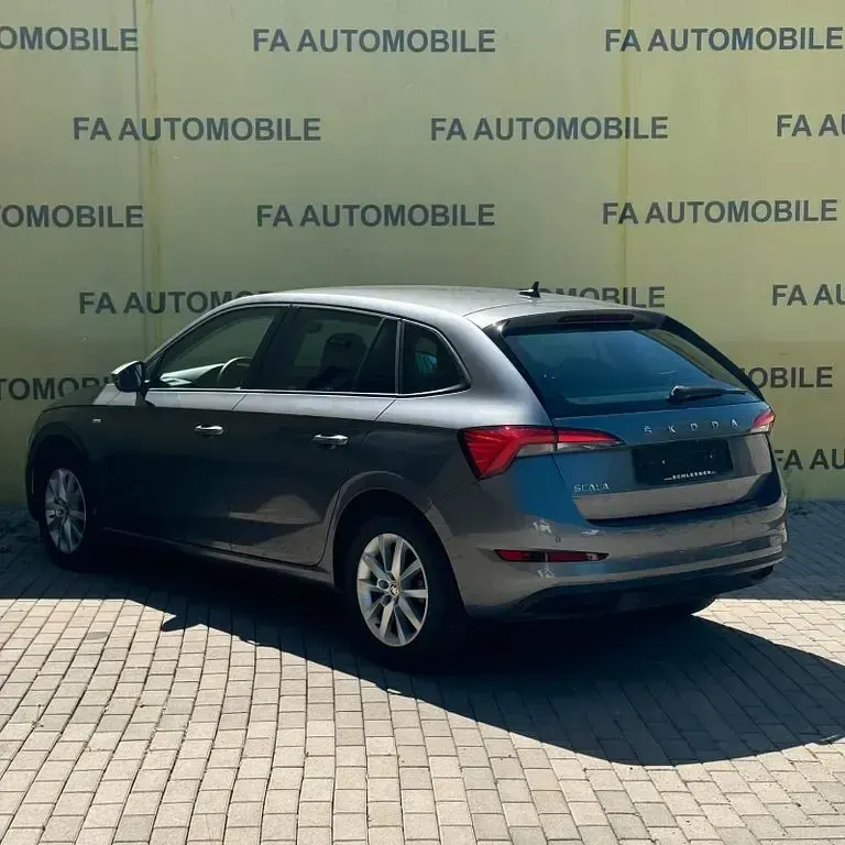 Gebraucht Skoda Scala Ambition 150 PS (110 kW) 2022 Grau Kleinwagen