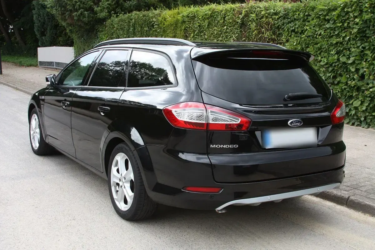 Gebraucht Ford Mondeo Champions Edition 140 PS (102 kW) 2012 Schwarz Kombi
