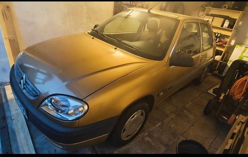 Gebraucht Citroën Saxo 60 PS (44 kW) 2002 Gold Kleinwagen