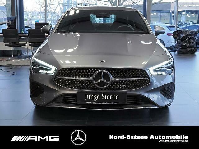 Gebraucht Mercedes CLA200 Progressive 163 PS (119 kW) 2024 Andere farbe Coupé
