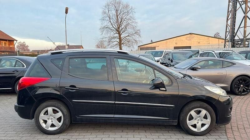 Gebraucht Peugeot 207 Premium 95 PS (69 kW) 2010 Schwarz Kombi