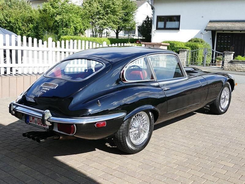 Second-hand Jaguar E-Type 268 CP (197 kW) 1972 Negru Coupe