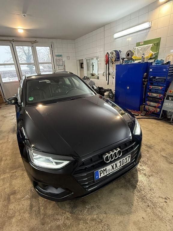 Schwarz Gebraucht 2020 Audi A4 Advanced Kombi | 22.700 € (Etwas zu teuer) - Bild 1/4
