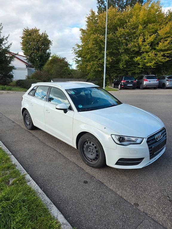 Second-hand Audi A3 Sport 150 CP (110 kW) 2014 Alb Berlinǎ