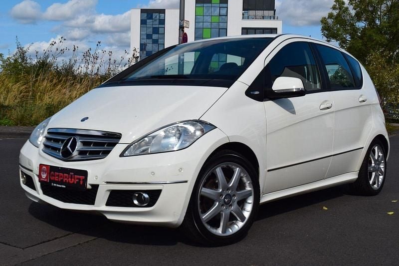 Weiß Gebraucht 2010 Mercedes A170 Sport Kleinwagen | 3.900 € (Guter Preis) - Bild 1/4