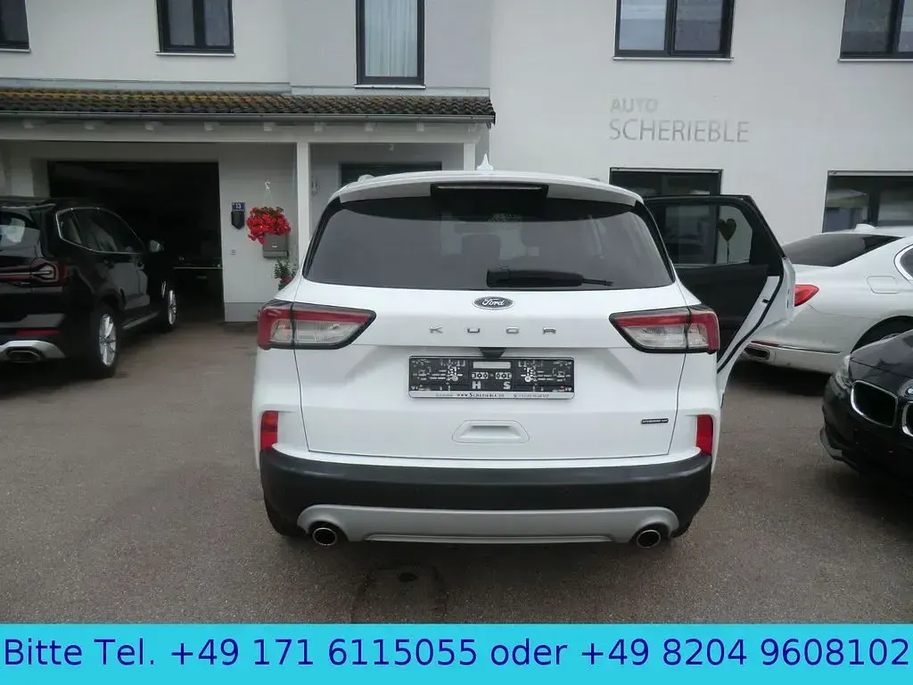 Gebraucht Ford Kuga Titanium 152 PS (111 kW) 2021 Weiß SUV