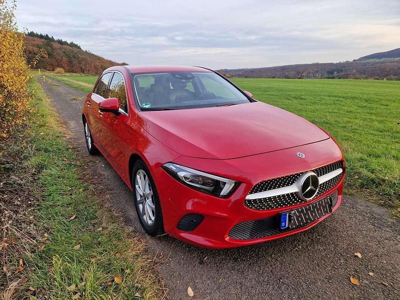 Gebraucht Mercedes A220 Progressive 190 PS (139 kW) 2019 Rot Limousine