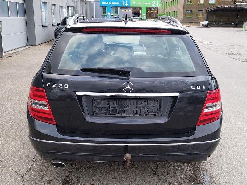 Gebraucht Mercedes C220 Avantgarde 170 PS (125 kW) 2011 Schwarz Kombi