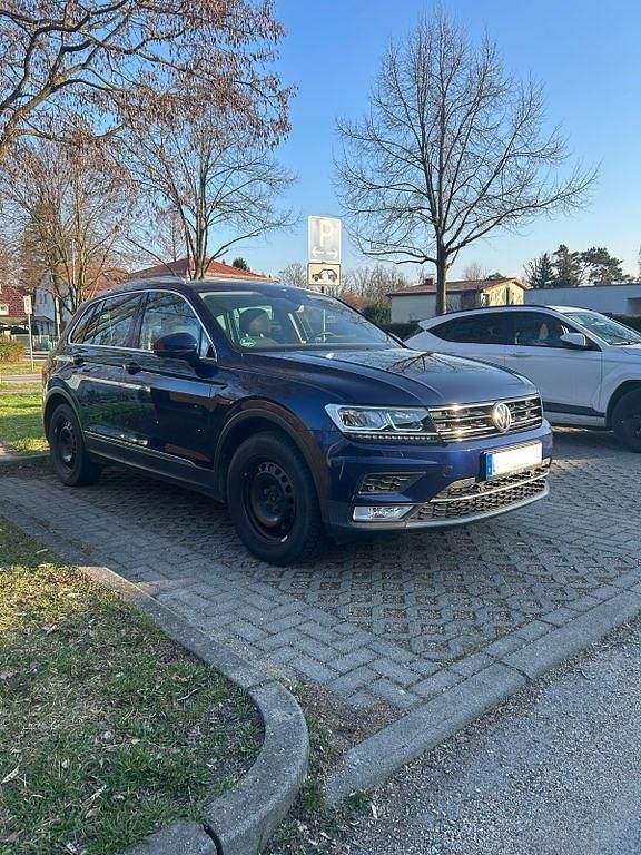 Gebraucht VW Tiguan Highline 180 PS (132 kW) 2017 Blau SUV