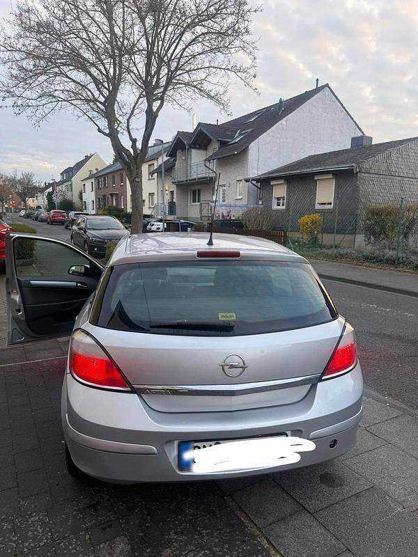Gebraucht Opel Astra 105 PS (77 kW) 2005 Kleinwagen