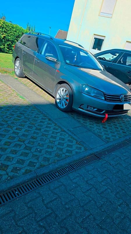 Usata VW Passat 140 CV (102 kW) 2012 Oro Station wagon