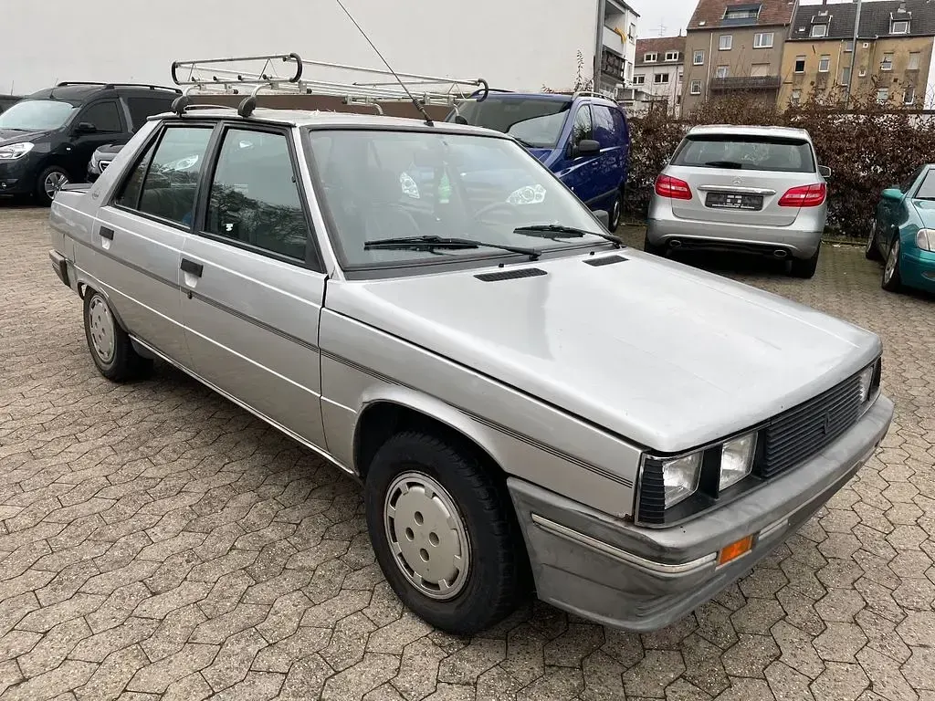 Gebraucht Renault R9 67 PS (49 kW) 1986 Silber Limousine