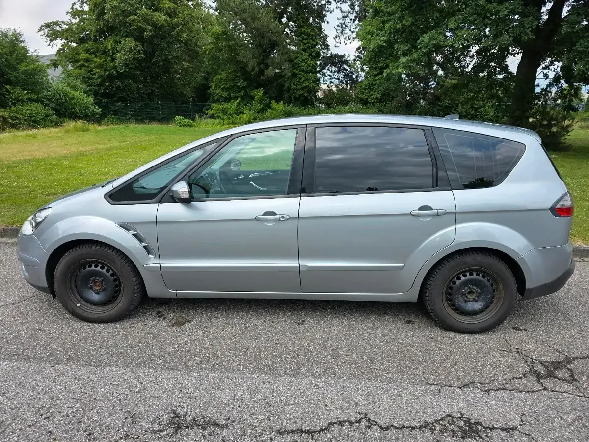 Gebraucht Ford S-MAX Titanium 140 PS (102 kW) 2006 Cosmicsilber metallic Van / Kleinbus
