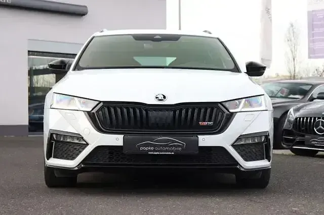 Gebraucht Skoda Octavia RS 200 PS (147 kW) 2022 Moonweiss metallic Kombi