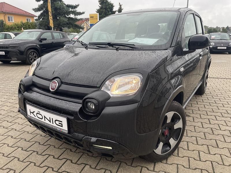 Schwarz Gebraucht 2023 Fiat Panda Cross Cross Kleinwagen | 12.998 € (Fairer Preis) - Bild 1/4