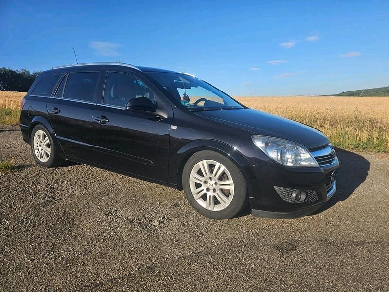 Schwarz Gebraucht 2009 Opel Astra Kombi | 3.500 € (Fairer Preis) - Bild 1/4
