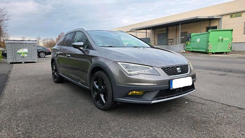 Grau Gebraucht 2014 Seat Leon X-Perience 4Drive Kombi | 9.000 € (Fairer Preis) - Bild 1/4