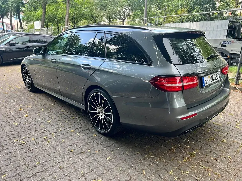 Gebraucht Mercedes E350 AMG line 258 PS (189 kW) 2017 Grau Limousine