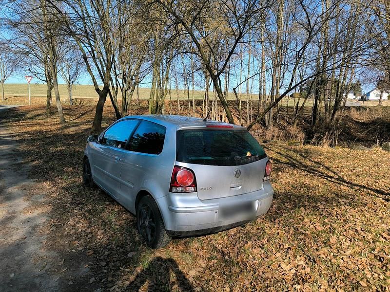 Gebraucht VW Polo 60 PS (44 kW) 2009 Silber Kleinwagen
