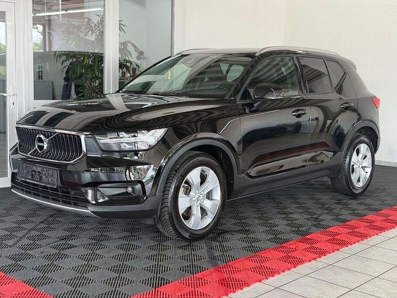 Schwarz Gebraucht 2020 Volvo XC40 Momentum SUV | 21.990 € (Fairer Preis) - Bild 1/4