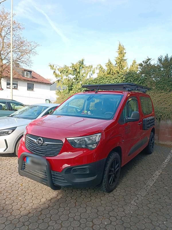 Gebraucht Opel Combo Life Basis 131 PS (96 kW) 2023 Rot Van / Kleinbus