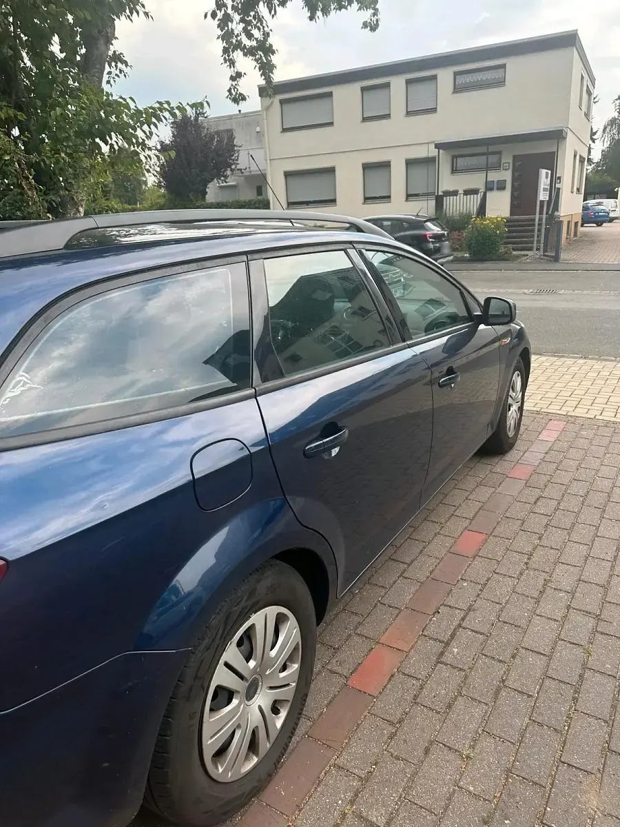 Gebraucht Ford Mondeo 125 PS (91 kW) 2009 Blau Kombi