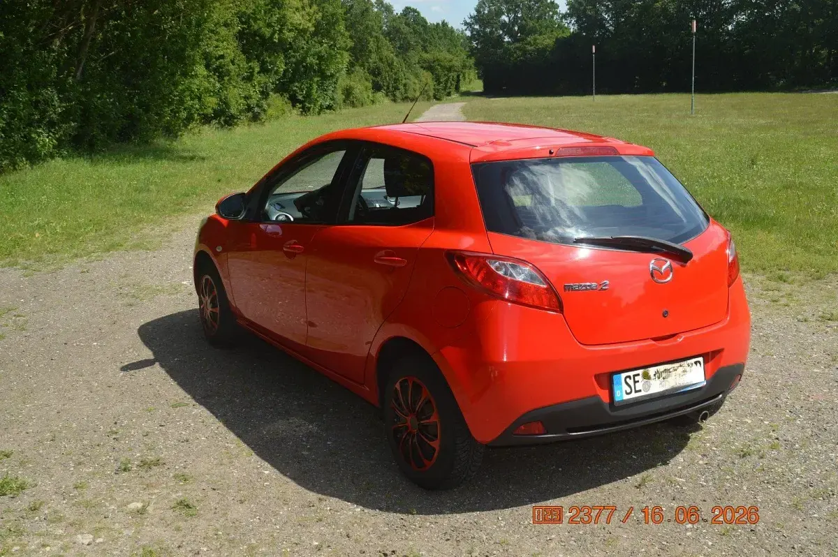 Gebraucht Mazda 2 75 PS (55 kW) 2008 Rot Kleinwagen
