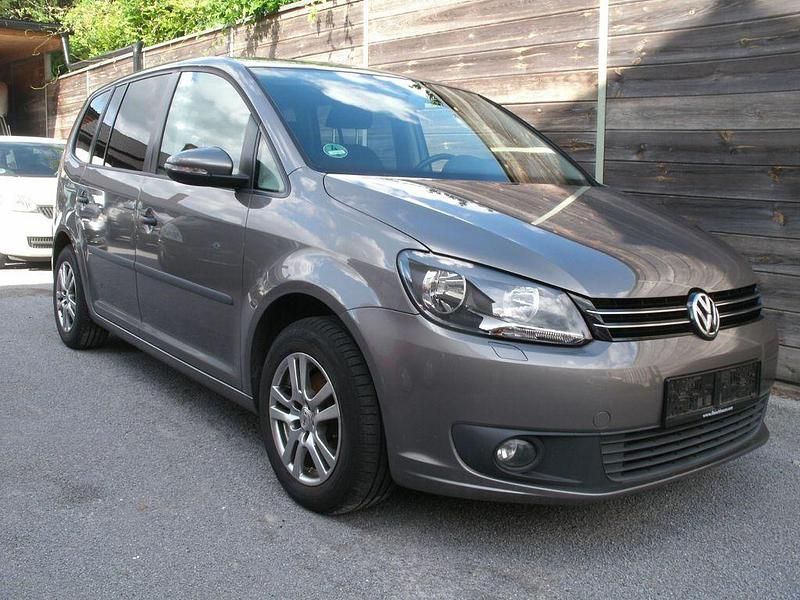 Grau Gebraucht 2011 VW Touran Trendline Van / Kleinbus | 4.999 € (Fairer Preis) - Bild 1/4