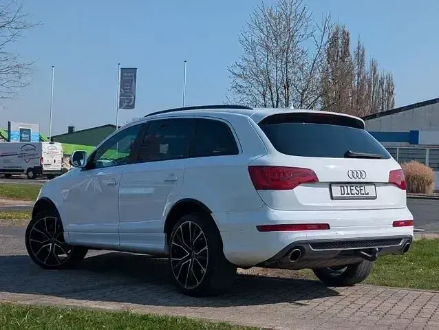 Używany Audi Q7 S-Line 340 KM (250 kW) 2009 Biały SUV