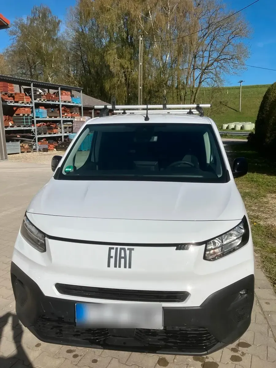 Usata Fiat Doblò 131 CV (96 kW) 2025 Bianco Monovolume