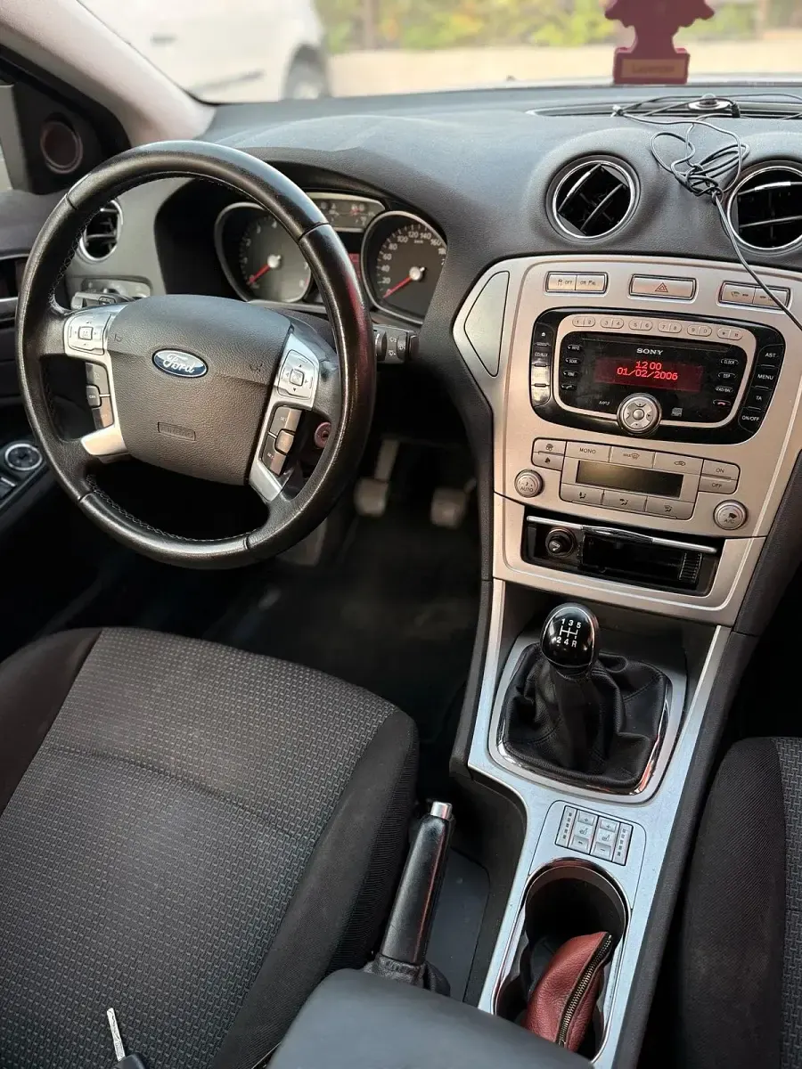 Gebraucht Ford Mondeo 145 PS (106 kW) 2008 Grau Kombi