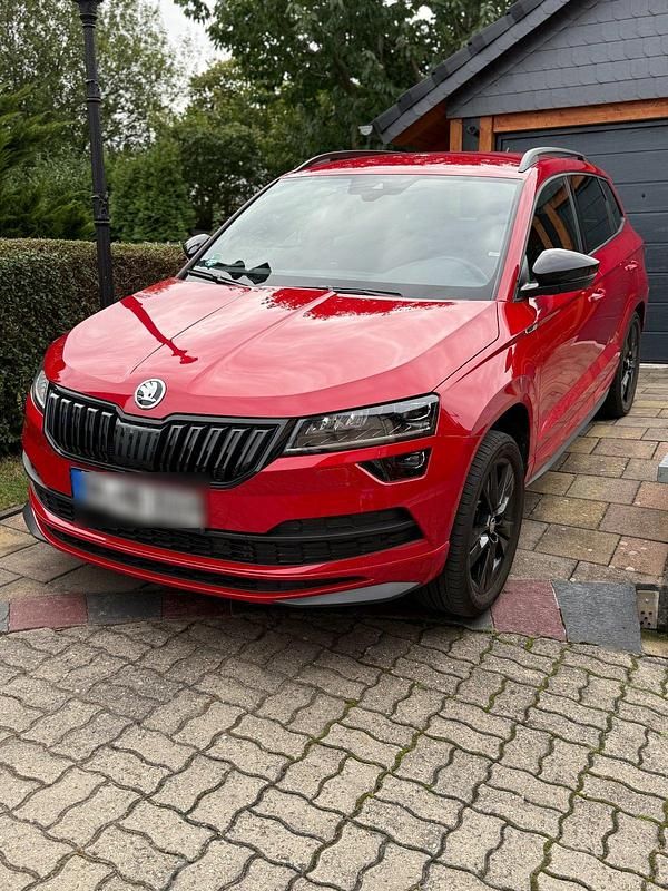 Rot Gebraucht 2020 Skoda Karoq SportLine SUV | 27.900 € (Guter Preis) - Bild 1/4