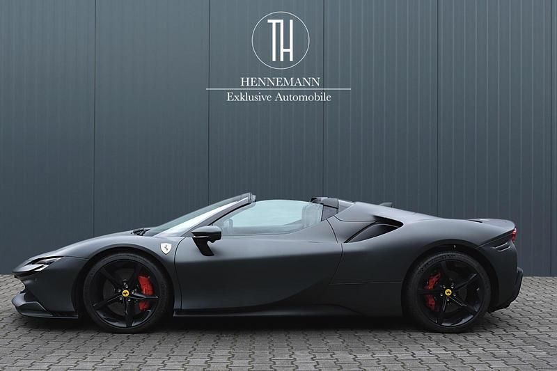 Gebraucht Ferrari SF90 999 PS (734 kW) 2024 Grau Cabrio