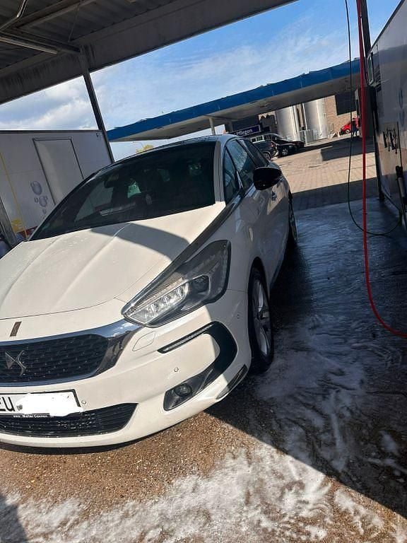 Gebraucht DS Automobiles DS5 120 PS (88 kW) 2015 Weiß Kleinwagen