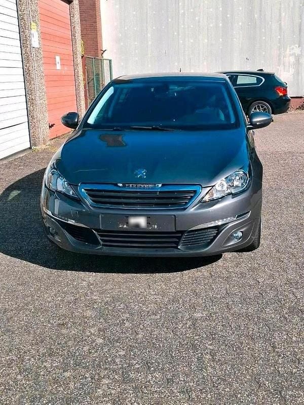 Gebraucht Peugeot 308 110 PS (80 kW) 2016 Grau Kleinwagen