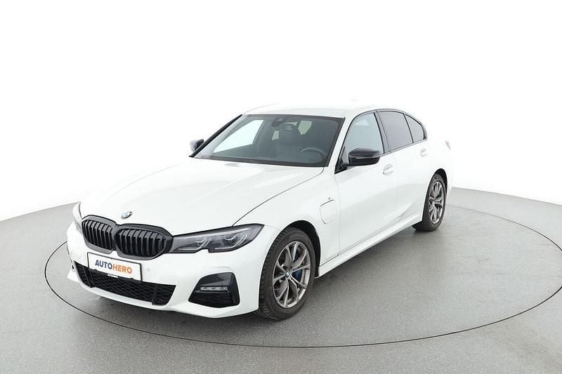 Weiß Gebraucht 2021 BMW 330 M Sport Limousine | 31.000 € (Guter Preis) - Bild 1/3