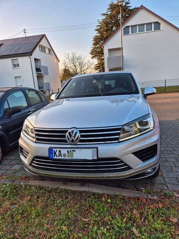 Silber Gebraucht 2015 VW Touareg R-line SUV | 16.700 € (Guter Preis) - Bild 1/4