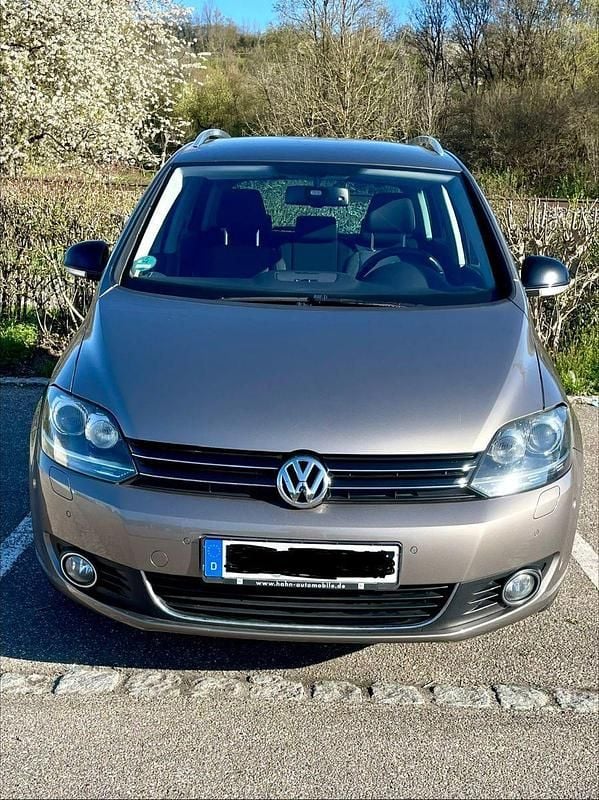 Gebraucht VW Golf Plus Cross 105 PS (77 kW) 2012 Braun Van / Kleinbus