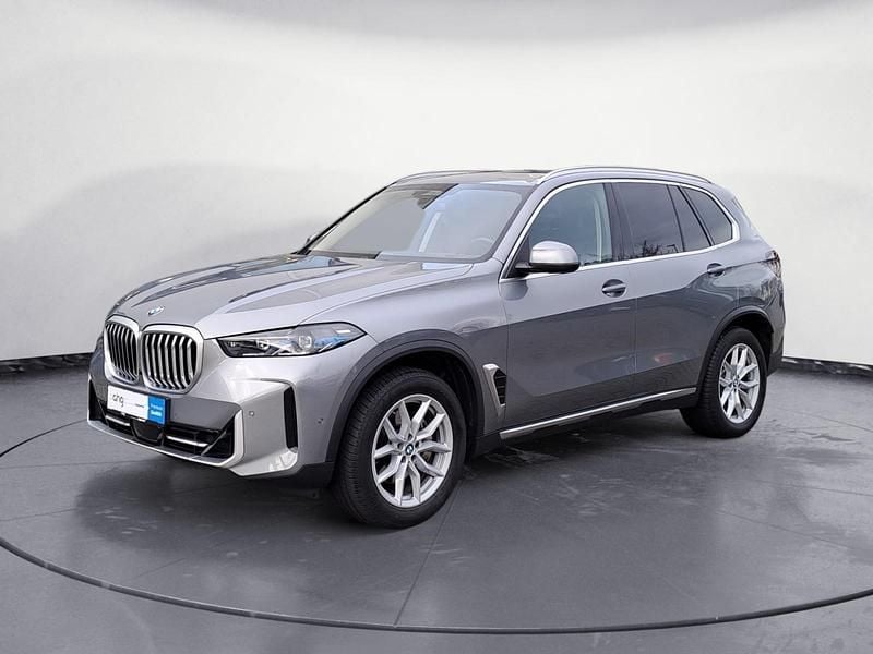 Grau Gebraucht 2024 BMW X5 SUV | 68.630 € (Superpreis) - Bild 1/4