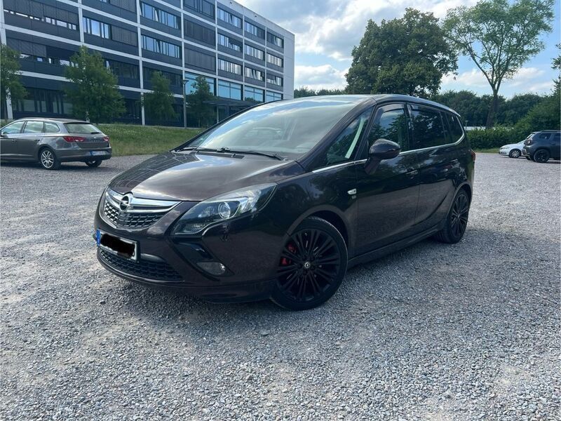 Braun Gebraucht 2012 Opel Zafira Tourer OPC Van / Kleinbus | 5.900 € (Guter Preis) - Bild 1/4