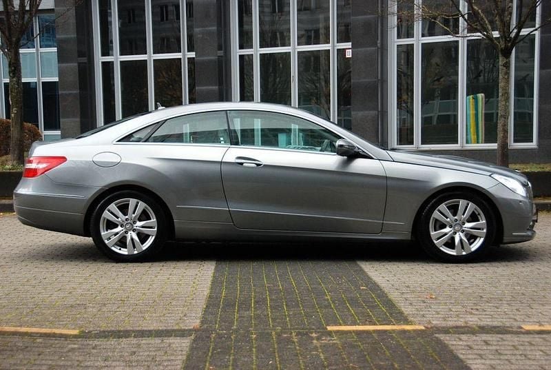 Second-hand Mercedes E250 204 CP (150 kW) 2009 Argintiu Coupe