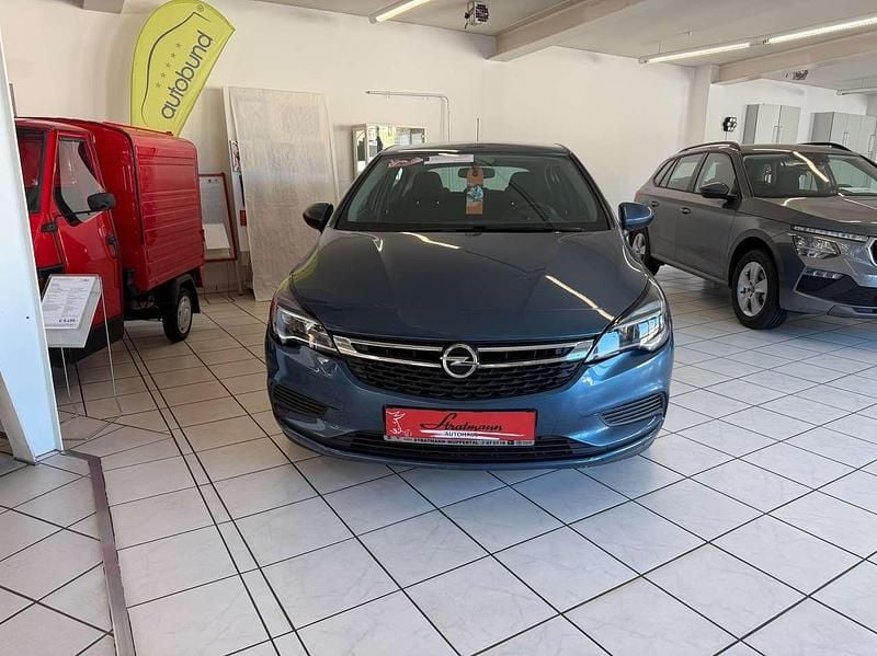 Gebraucht Opel Astra Edition 105 PS (77 kW) 2017 Deep sky Kleinwagen