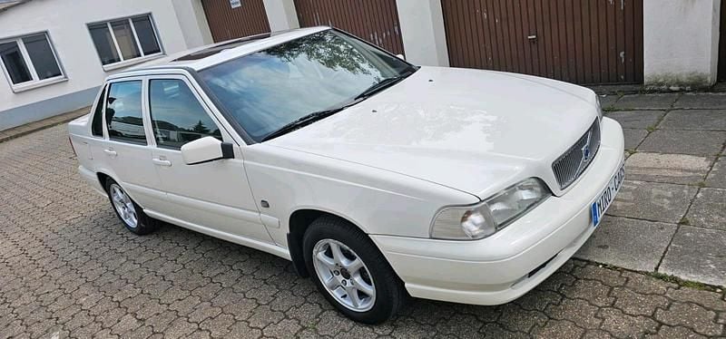 Weiß Gebraucht 2000 Volvo S70 Limousine | 5.290 € - Bild 1/4