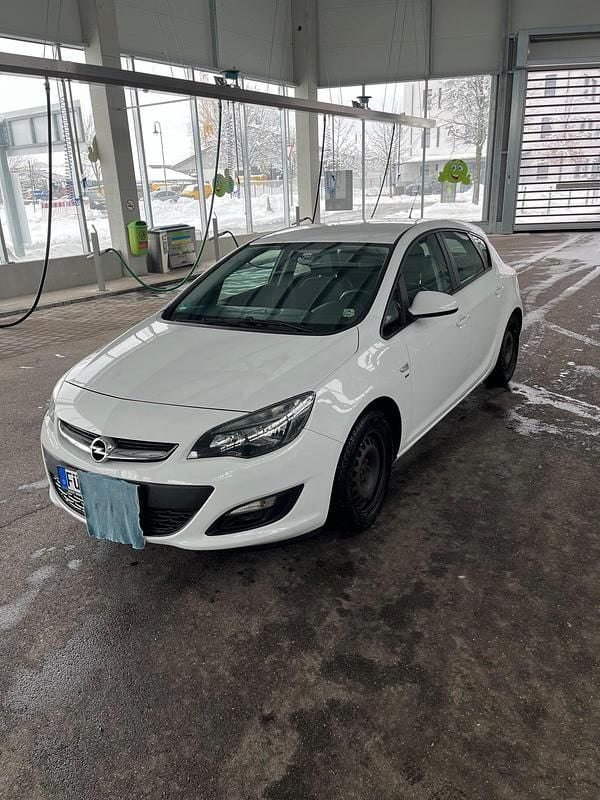 Gebraucht Opel Astra 120 PS (88 kW) 2014 Weiß Limousine