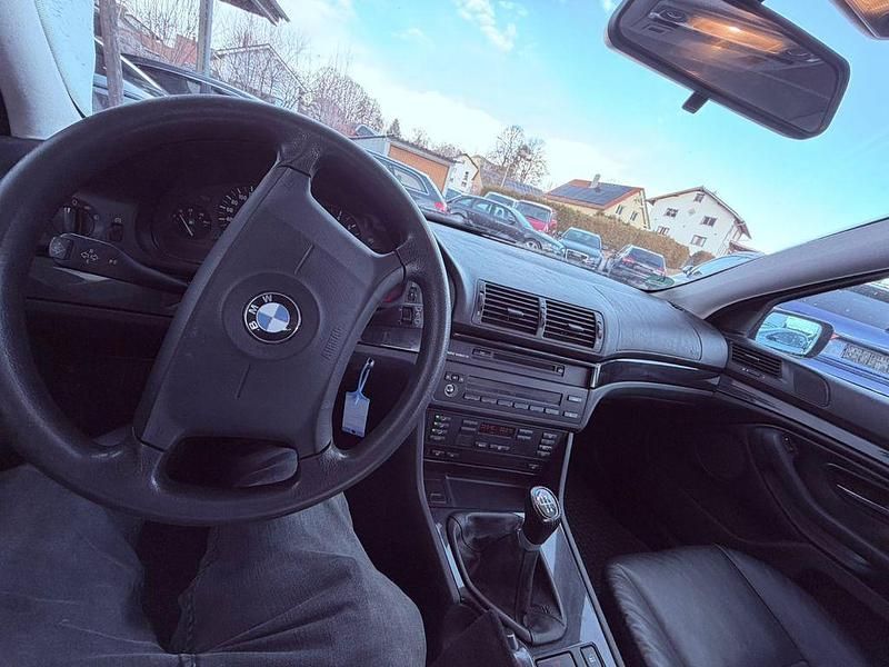 Gebraucht BMW 523 170 PS (125 kW) 2000 Grau Limousine