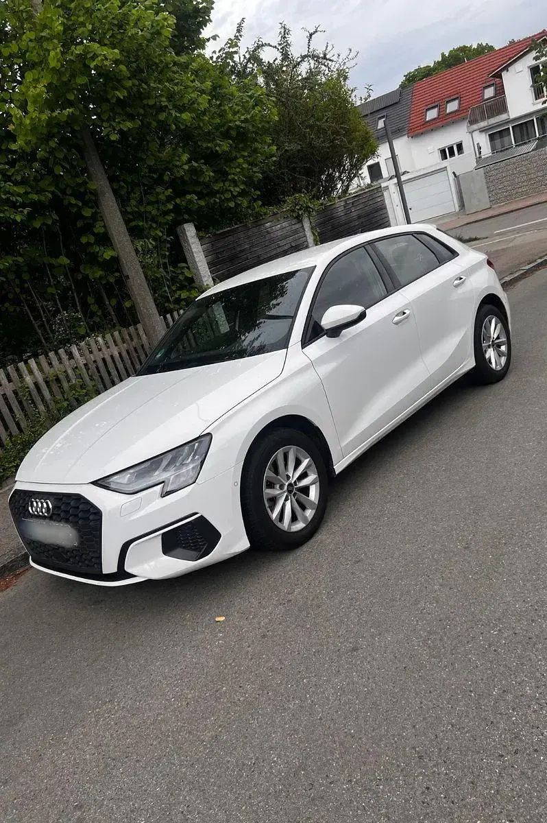 Gebraucht Audi A3 Advanced 116 PS (85 kW) 2021 Weiß Limousine