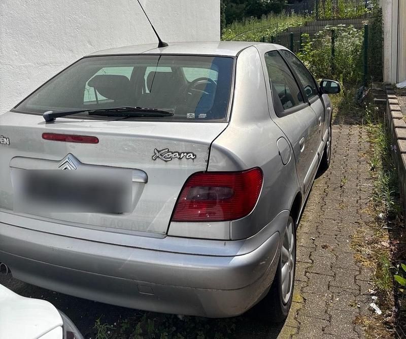Silber Gebraucht 2001 Citroën Xsara Limousine | 800 € - Bild 1/4